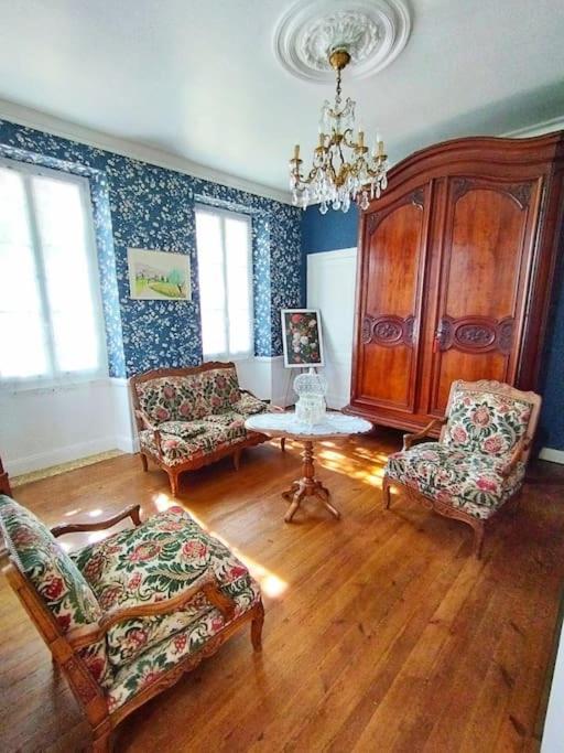 Gite La Burthe Monprimblanc Extérieur photo